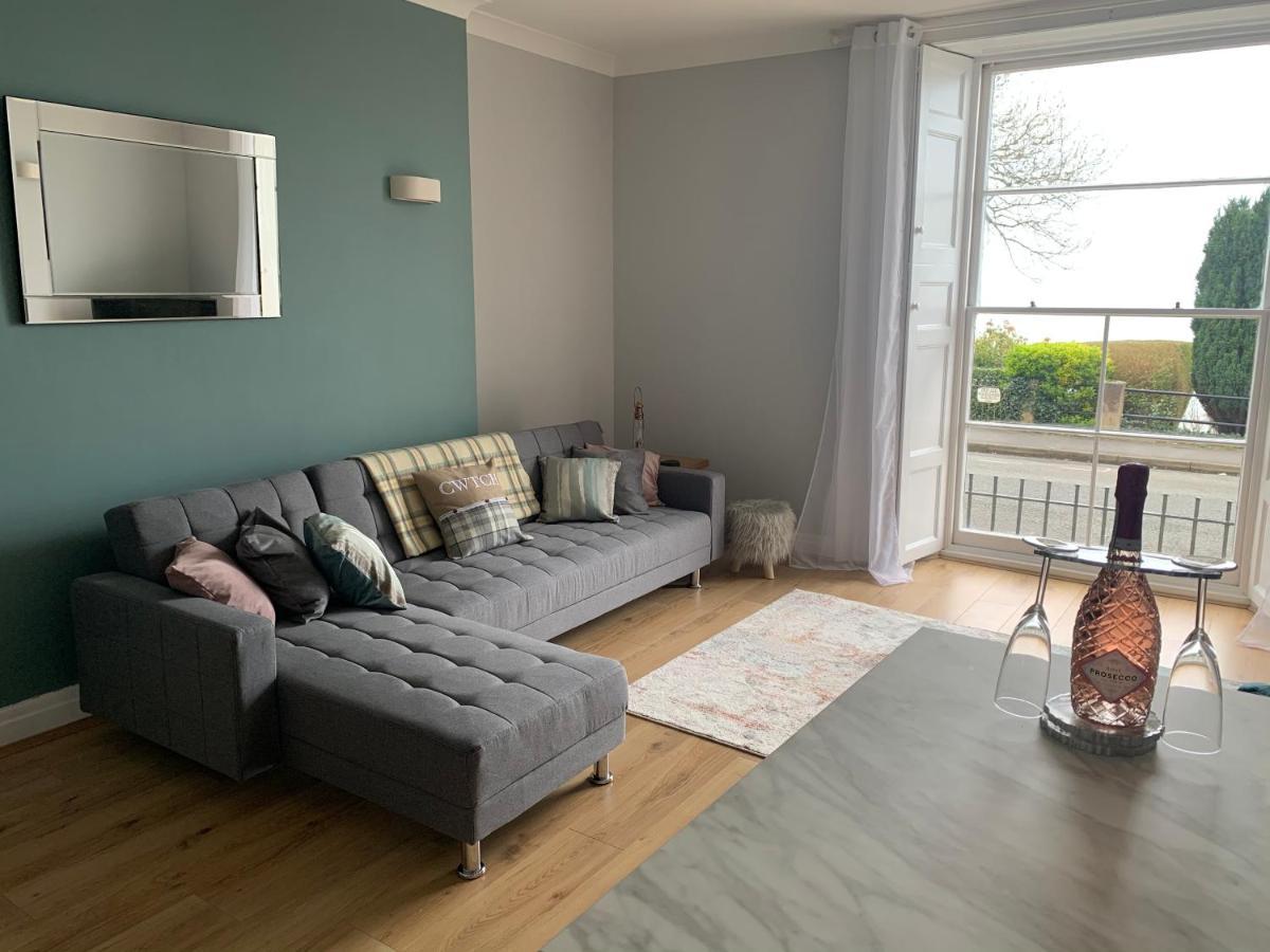 Beautiful Flat With Harbour Views Tenby Exterior foto