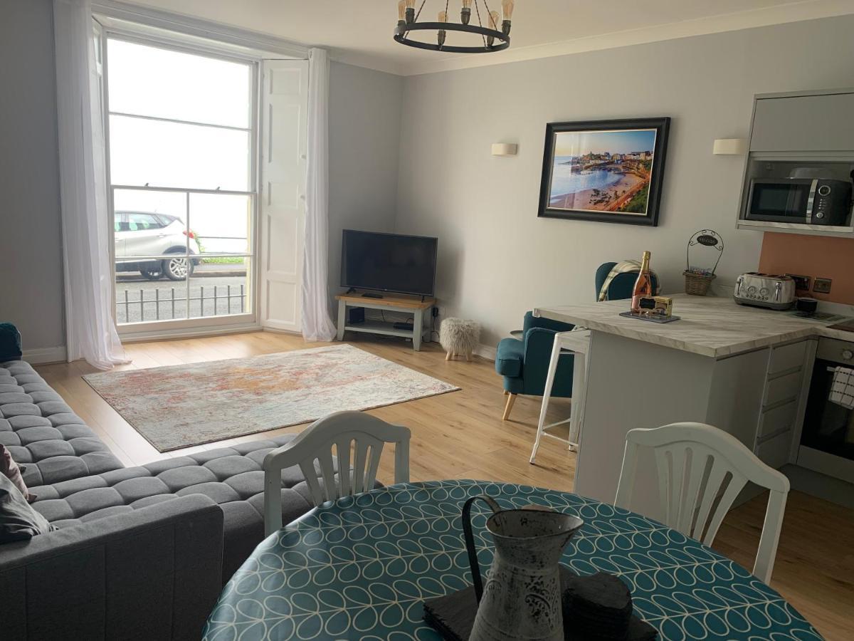 Beautiful Flat With Harbour Views Tenby Exterior foto